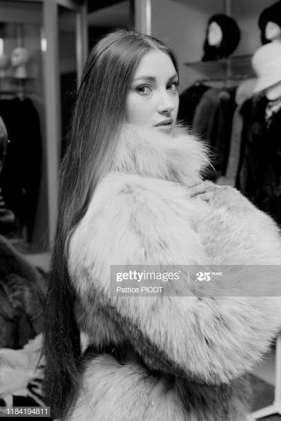 woman in fur coat 23 #99829047