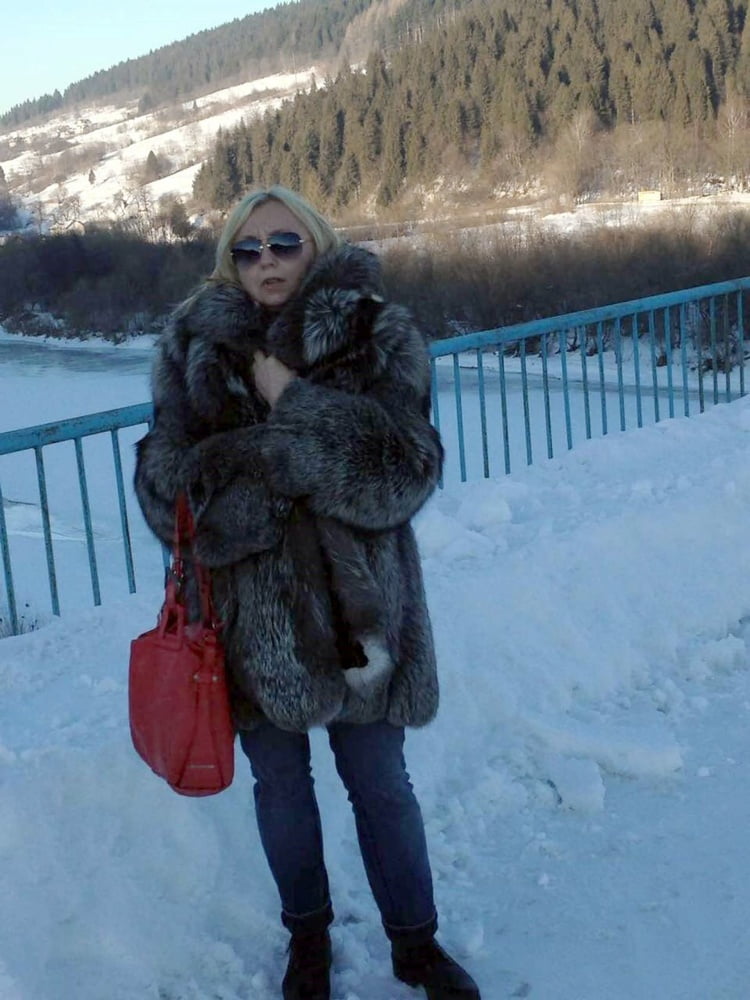 woman in fur coat 23 #99829083