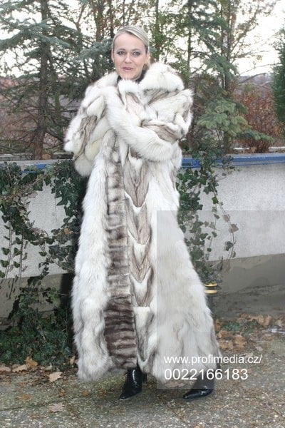 woman in fur coat 23 #99829106