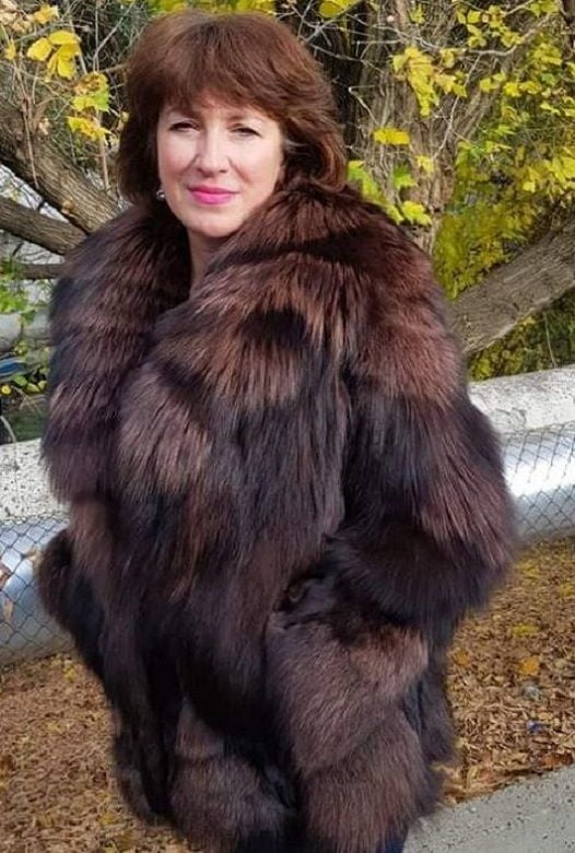 woman in fur coat 23 #99829122
