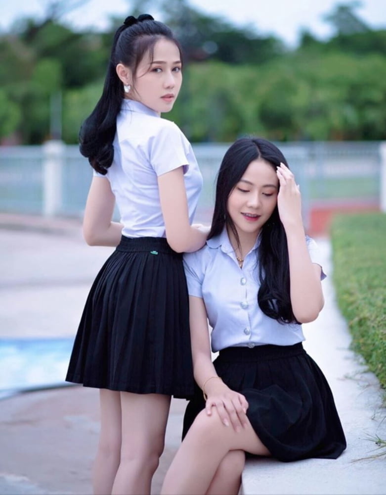 Thai uni girls
 #104983249