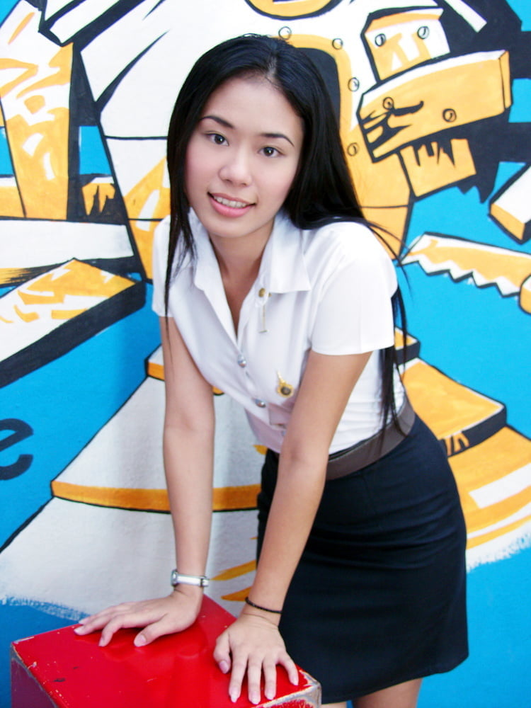 Thai uni girls
 #104983337