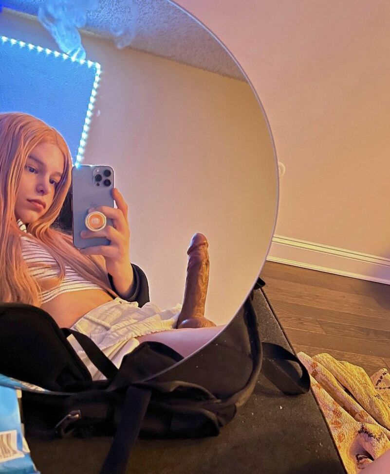 Vonshweetz nude #109499376