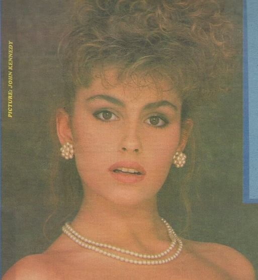 Boucles d'oreilles élégantes et sexy des années 80 - eleganckie seksowne kolczyki
 #80865635