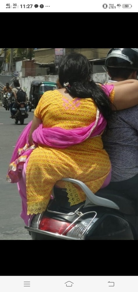インドの太ったおばさん 4
 #80454178