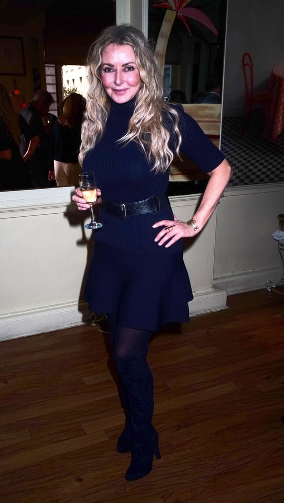 Carol vorderman con botas no.3
 #103031154