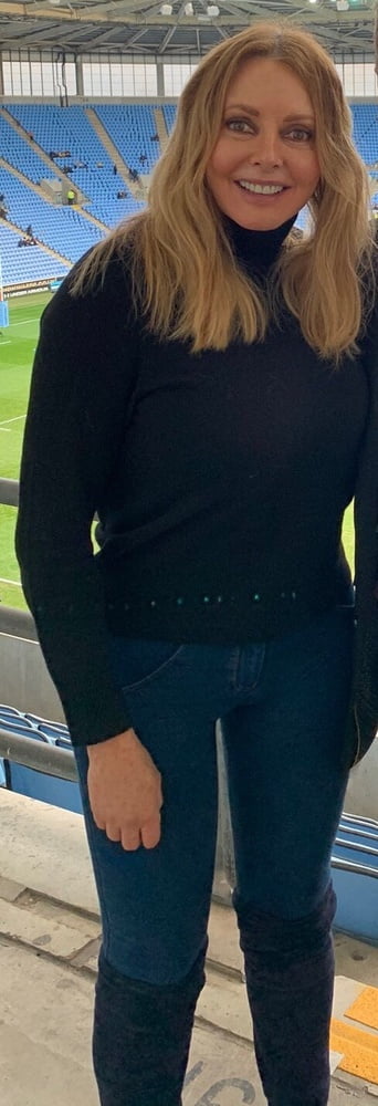 Carol vorderman con botas no.3
 #103031168