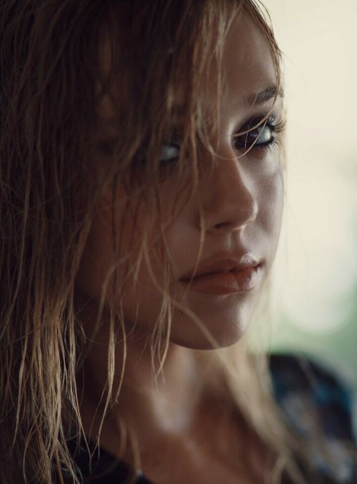 Alexis Ren nude #107922512