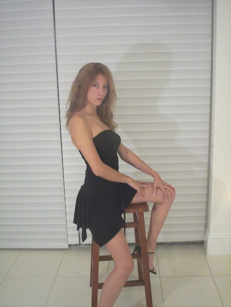 Cutie in der Badewanne
 #81102499