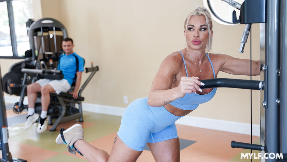Robbin Banx - Extra Personal Training #106684095