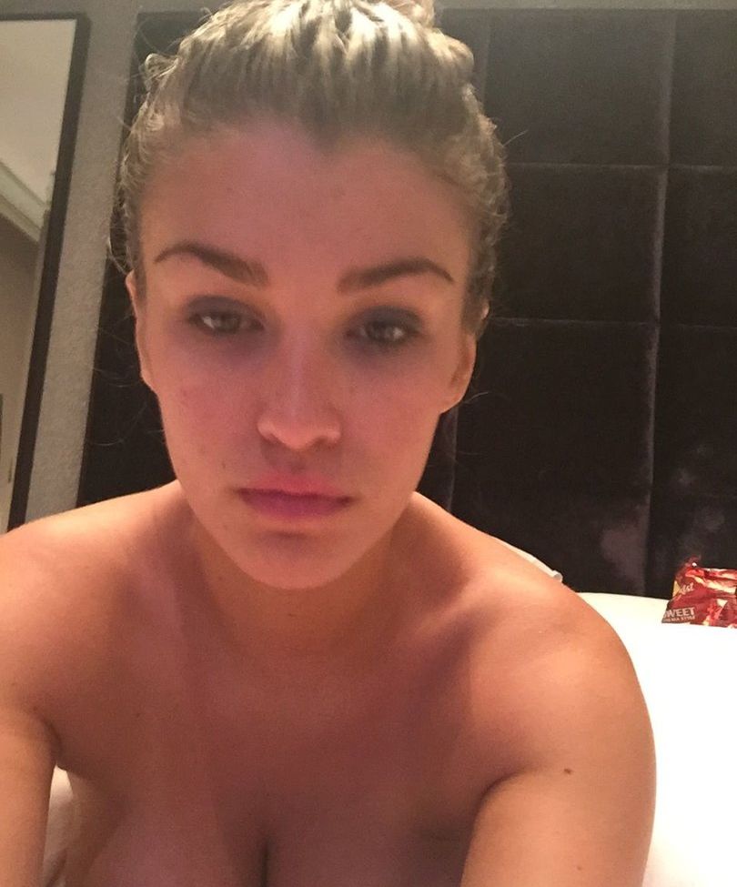 Amy Willerton desnuda #108294814