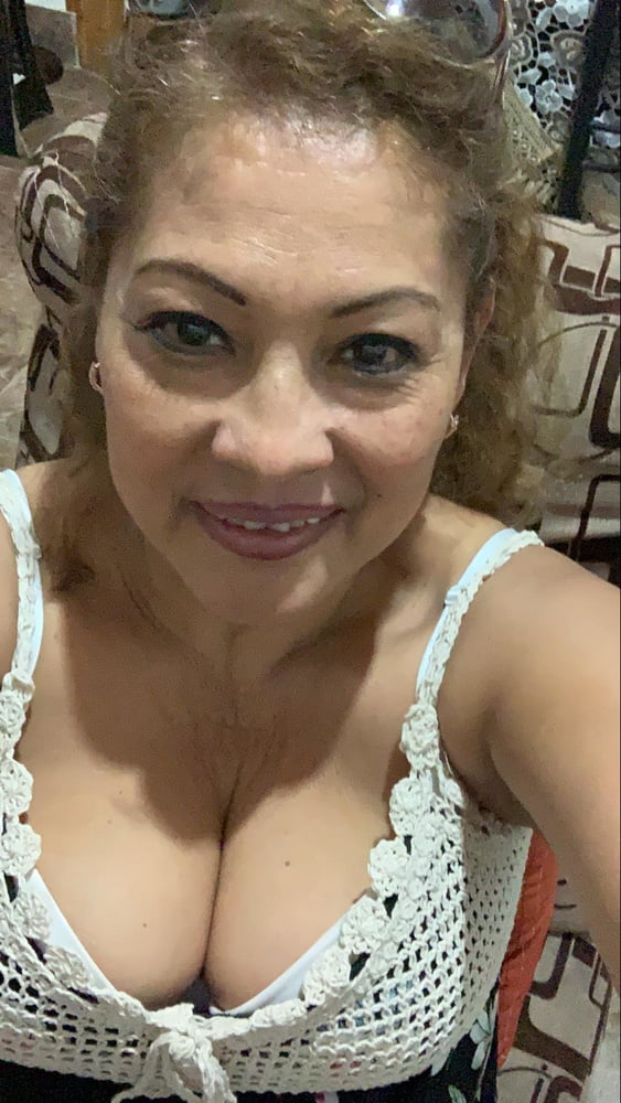 Tu esposa claudia es una puta rica
 #91441305