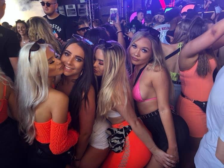 Estúpidas putas chavas pt.8
 #106523580