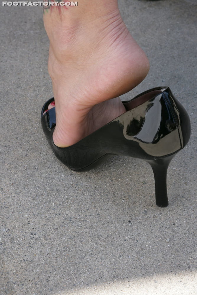 For Those With A High Heel And Foot Fetish 3 #105163990