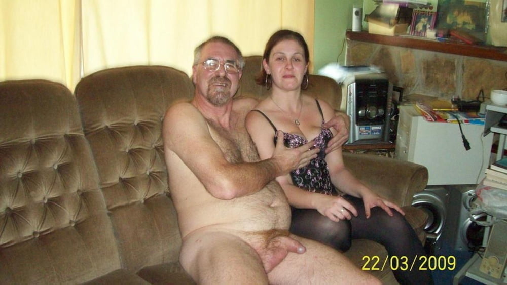 Viejo con pareja más joven xxviii
 #100827096