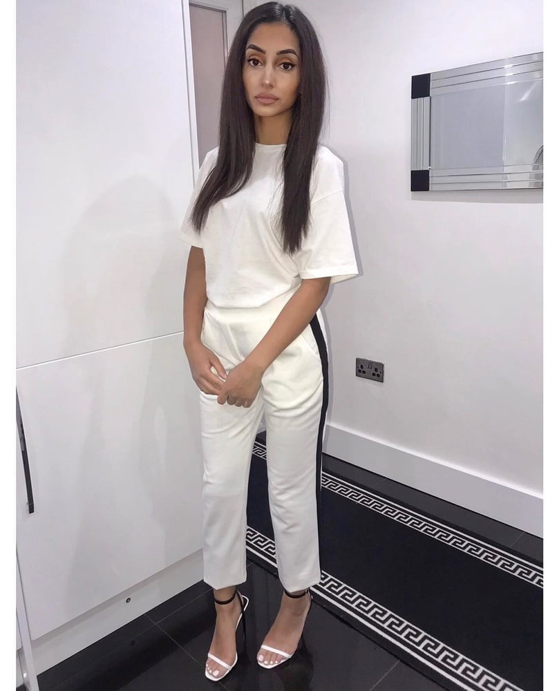 Sexy pakistanische heiße Frauen wankbank
 #99829561