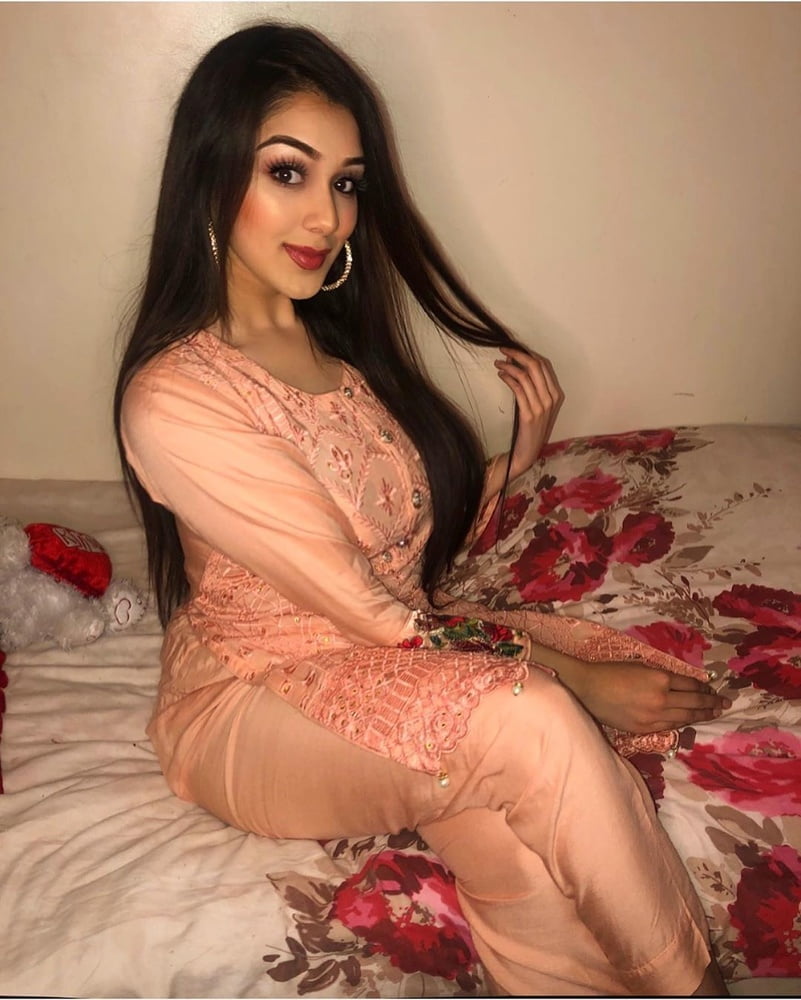 Sexy Pakistani Hot Women WankBank #99829606