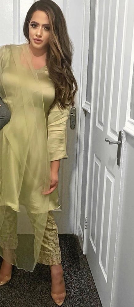 Sexy pakistanische heiße Frauen wankbank
 #99829947