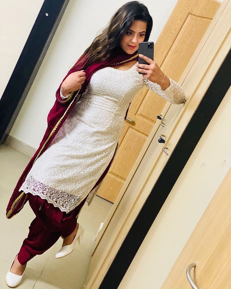 Sexy Pakistani Hot Women WankBank #99830342