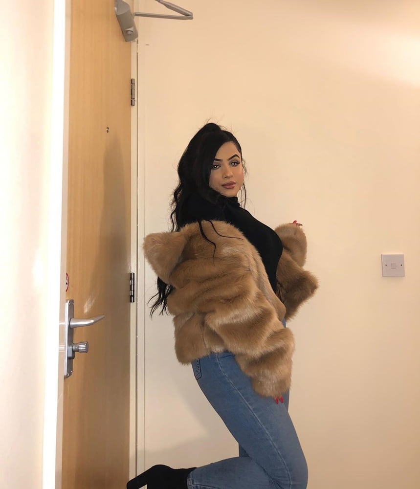 Sexy pakistanische heiße Frauen wankbank
 #99830372