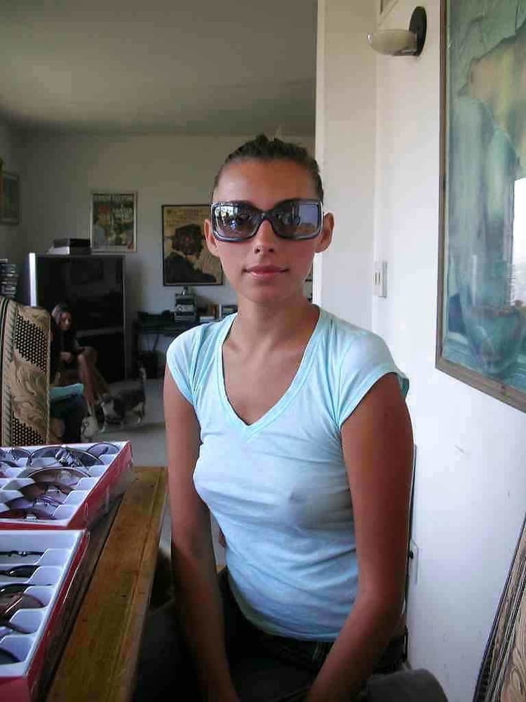 Sexy Babes braless und pokies mit sichtbaren Brustwarzen
 #97737000