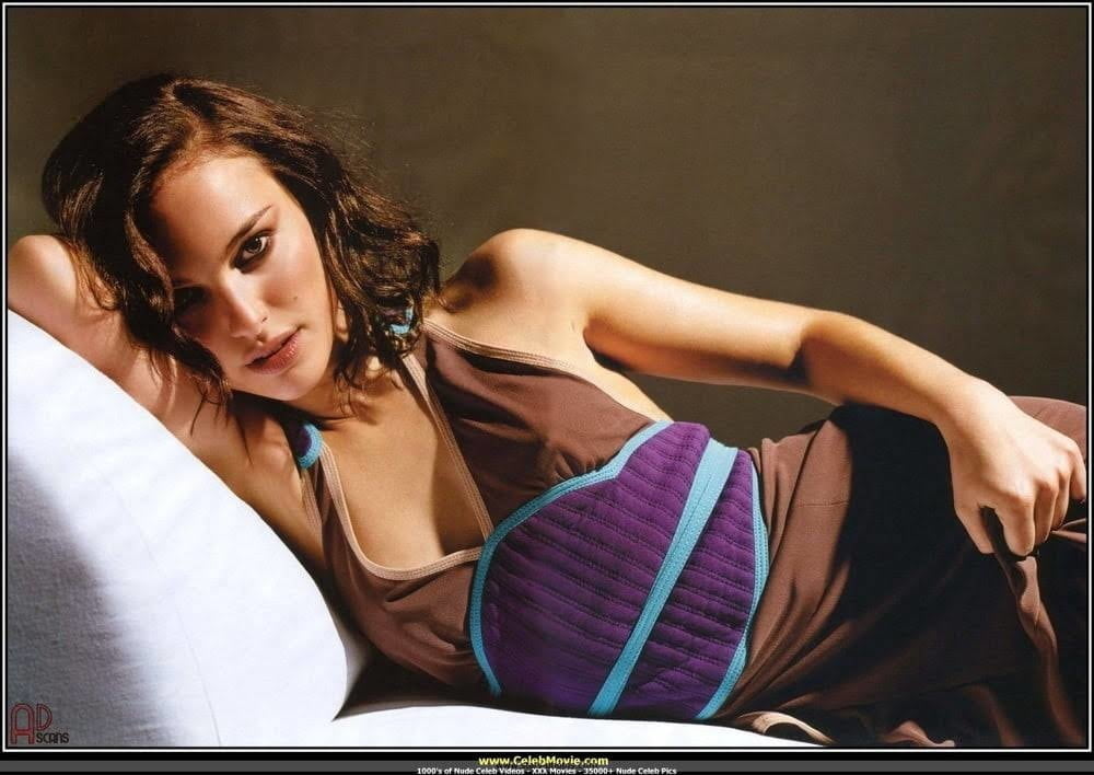 Sexy Babes braless und pokies mit sichtbaren Brustwarzen
 #97737007