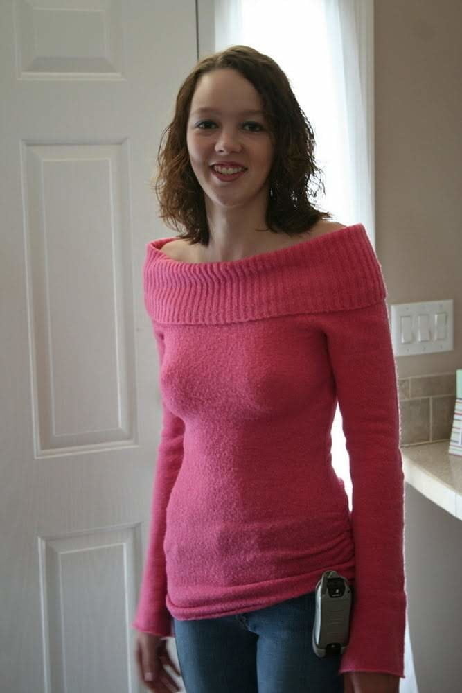Sexy Babes braless und pokies mit sichtbaren Brustwarzen
 #97737023