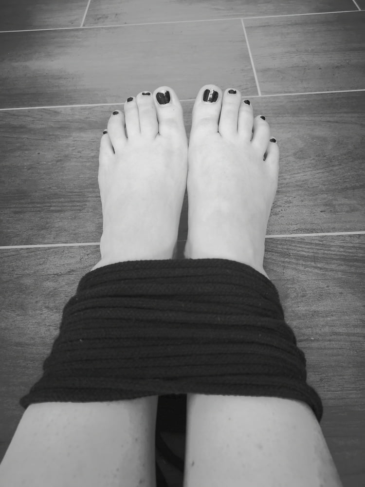 Tied and plugged #98362382
