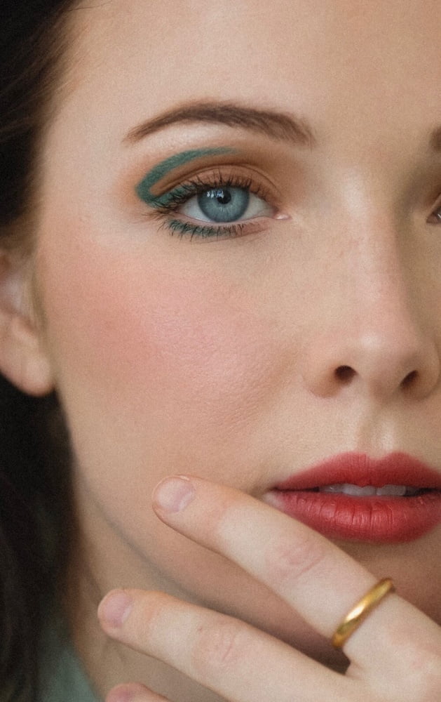 Molly C. Quinn für die Liebe der Rotschöpfe!
 #81409855