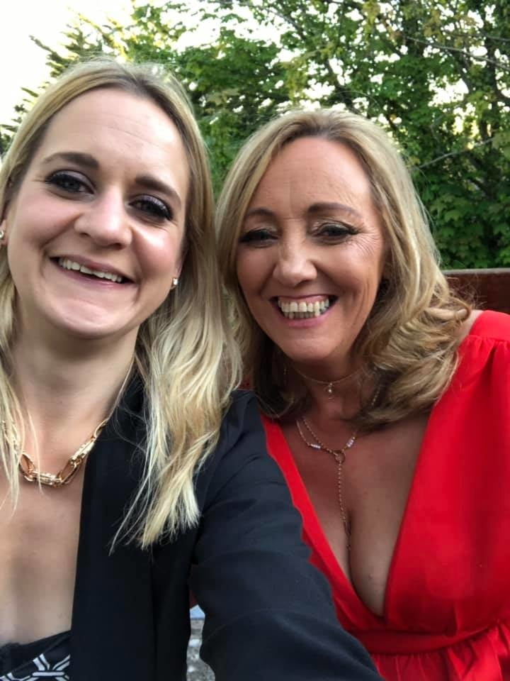 Mezcla de mujeres sexy
 #100158079