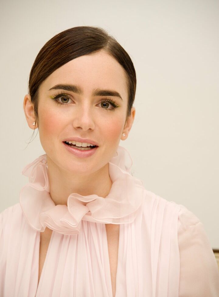 Lily Collins nuda #108640416