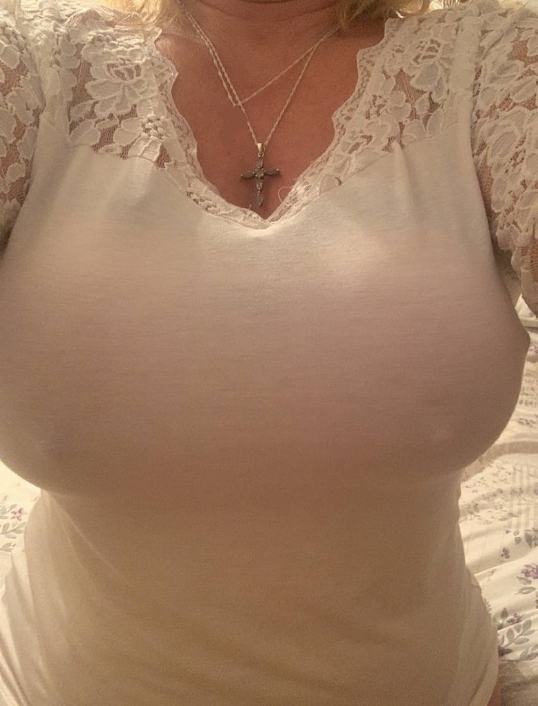 Attacher mes seins pour une session webcam
 #106679608