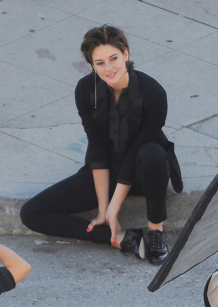 Shailene woodley smetti di giocare con il mio cuore
 #88136437