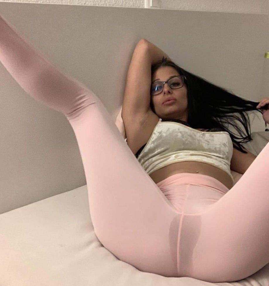 Dianamitderbrille desnuda #108564581