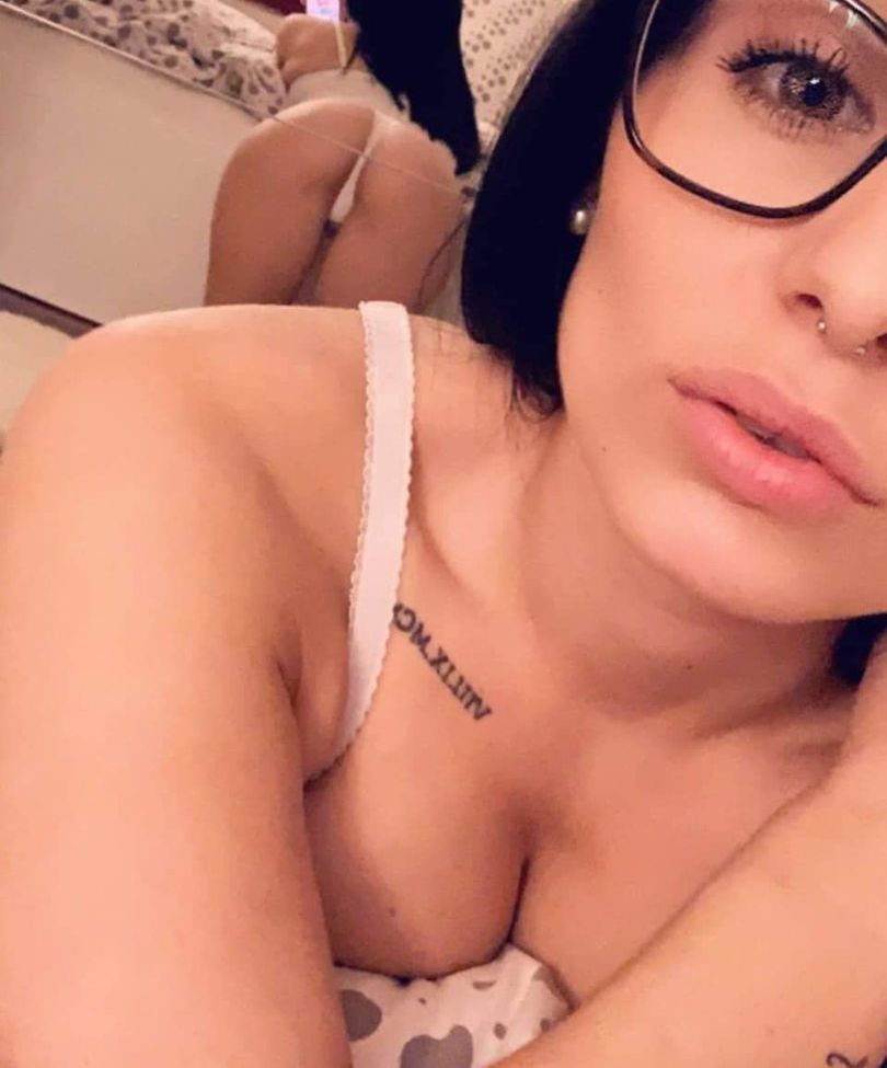 Dianamitderbrille desnuda #108564590