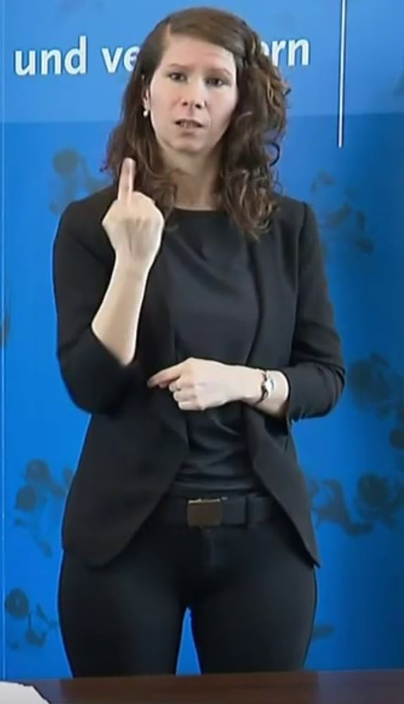 Sexy Dolmetscherin #102490886