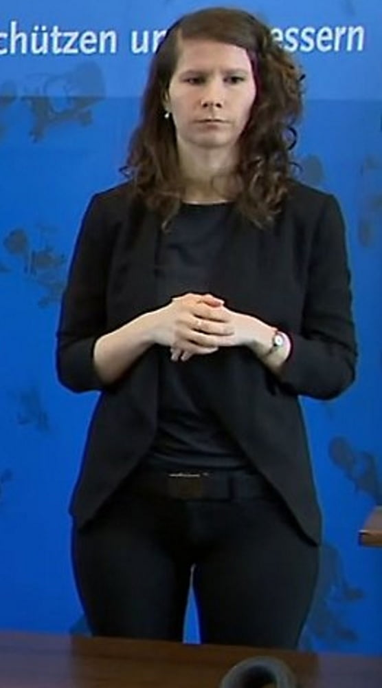 Sexy Dolmetscherin #102490917