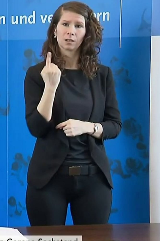 Sexy Dolmetscherin #102490919