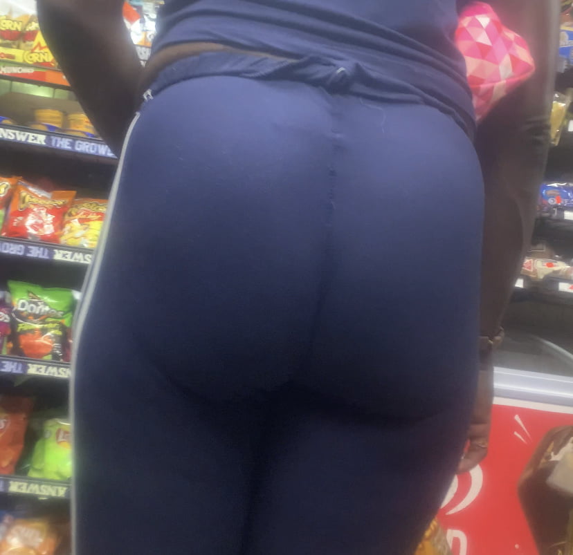 Hombre cándido 1
 #87498381