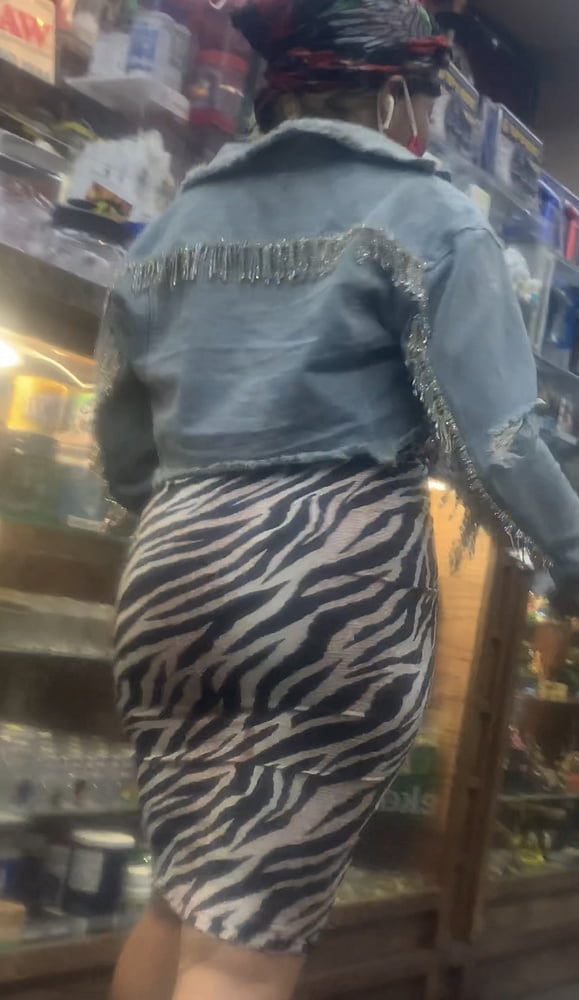Hombre cándido 1
 #87498414