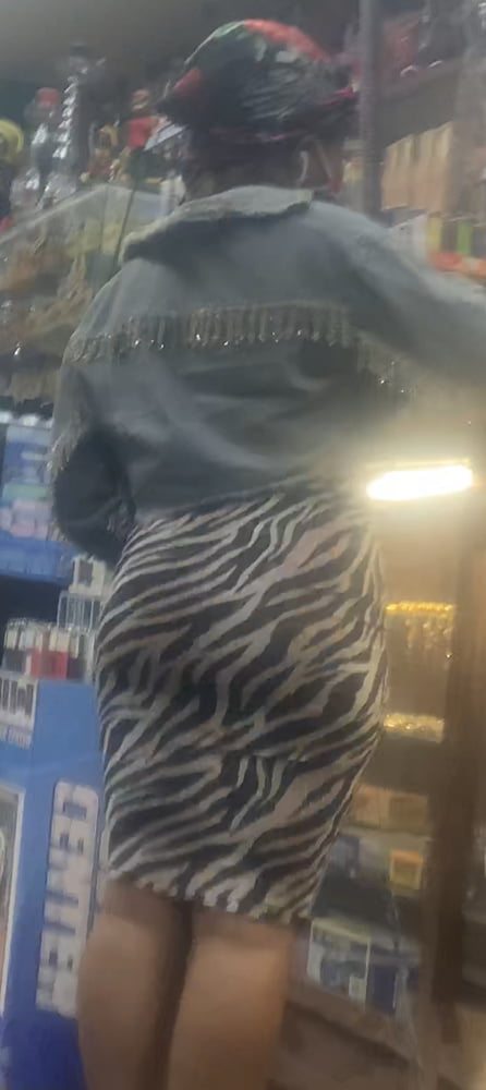 Hombre cándido 1
 #87498427