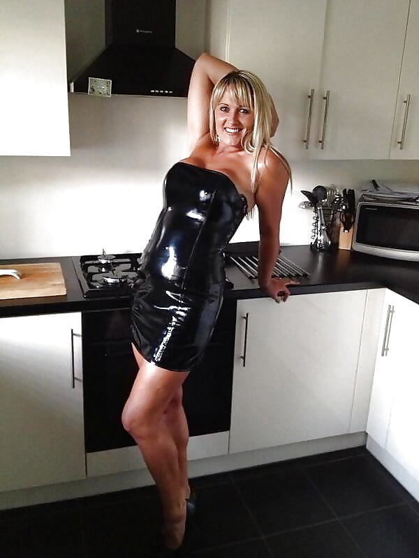 Schlampe Kleid passt ihr perfekt
 #94378220