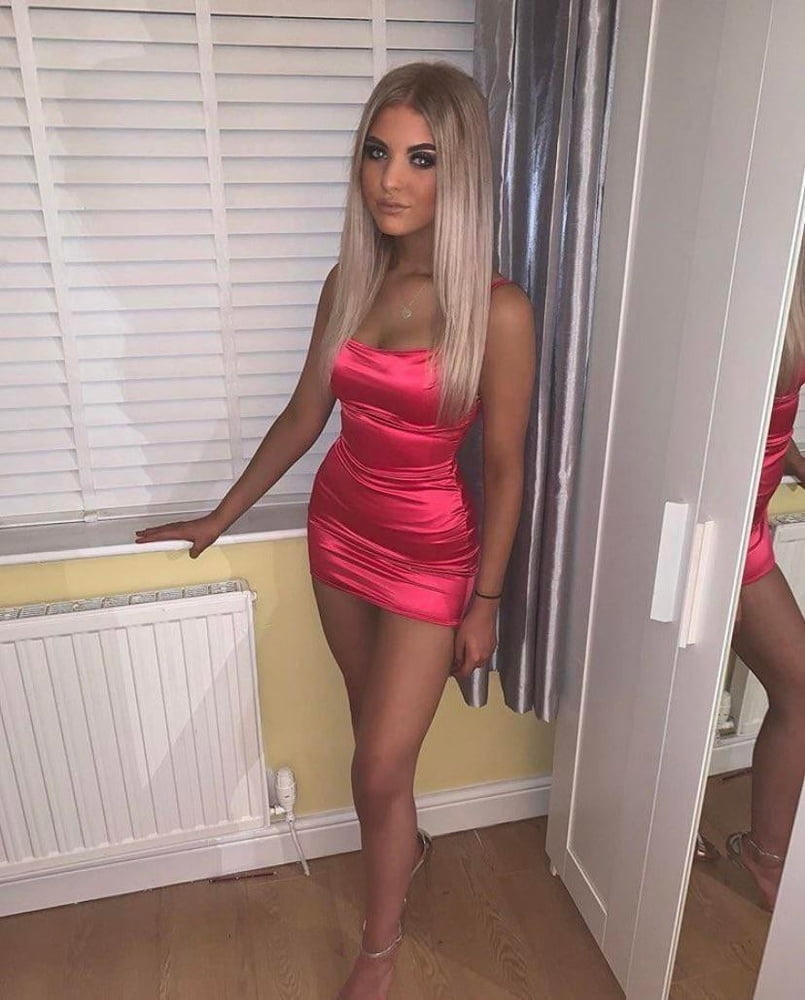 Schlampe Kleid passt ihr perfekt
 #94378229