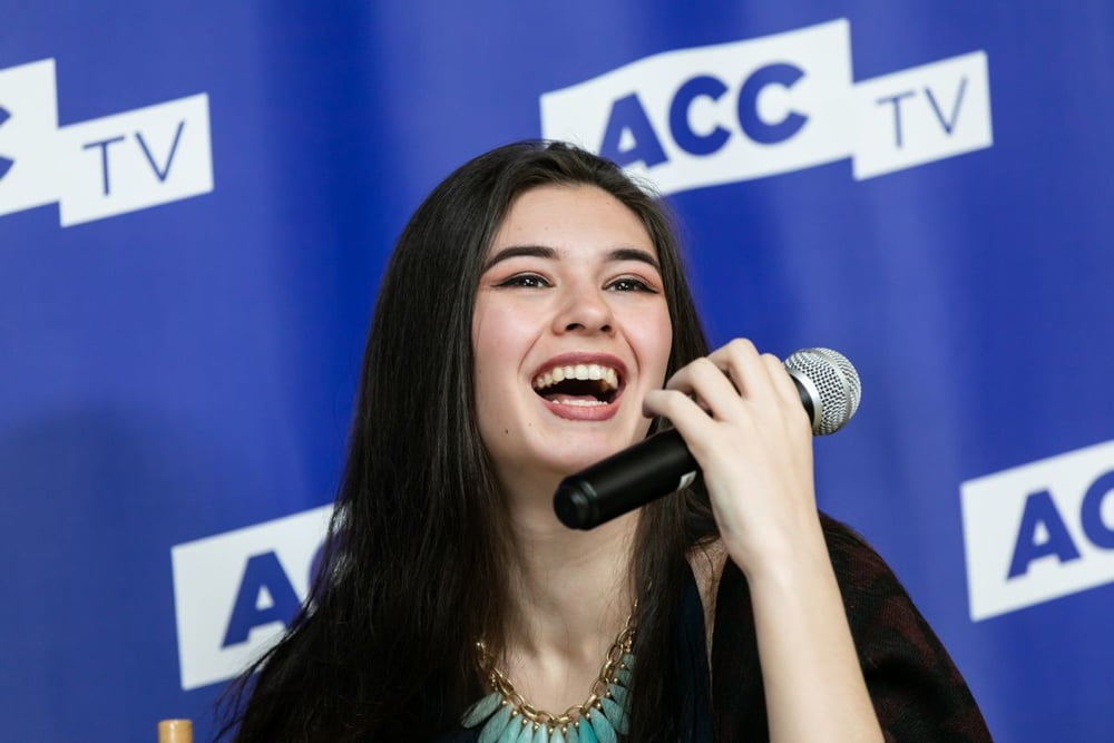 Nicole Maines adorable thing! #92769533