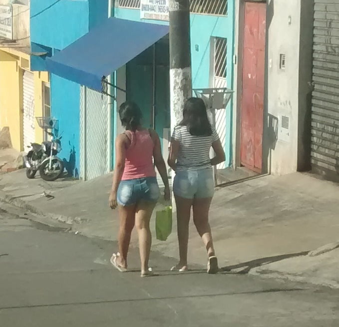 Rabudas e Gostosas Passando #91543836