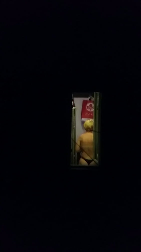 Spion Fenster Titten sexy Arsch rumänisch
 #90528130