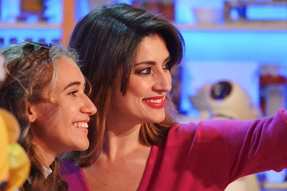 Elisa isoardi
 #93160942