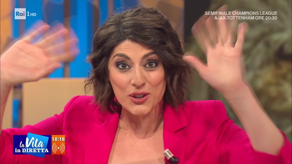 Elisa isoardi
 #93161315