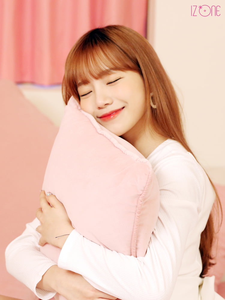 IZONE Yuri #90545199