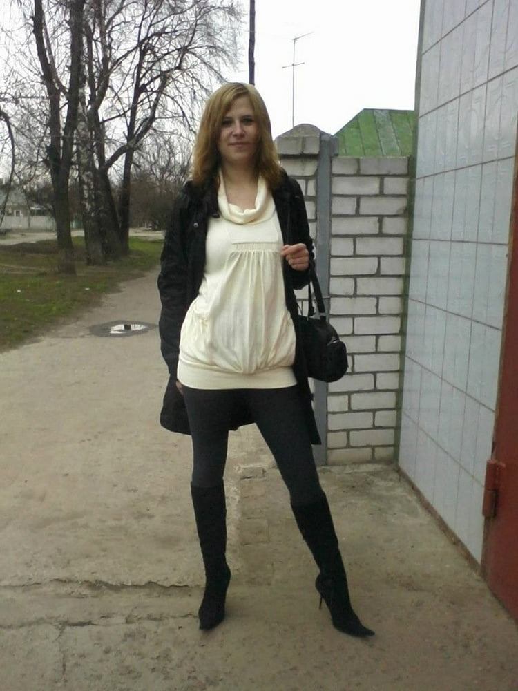 Russische junge Mutter
 #88829767